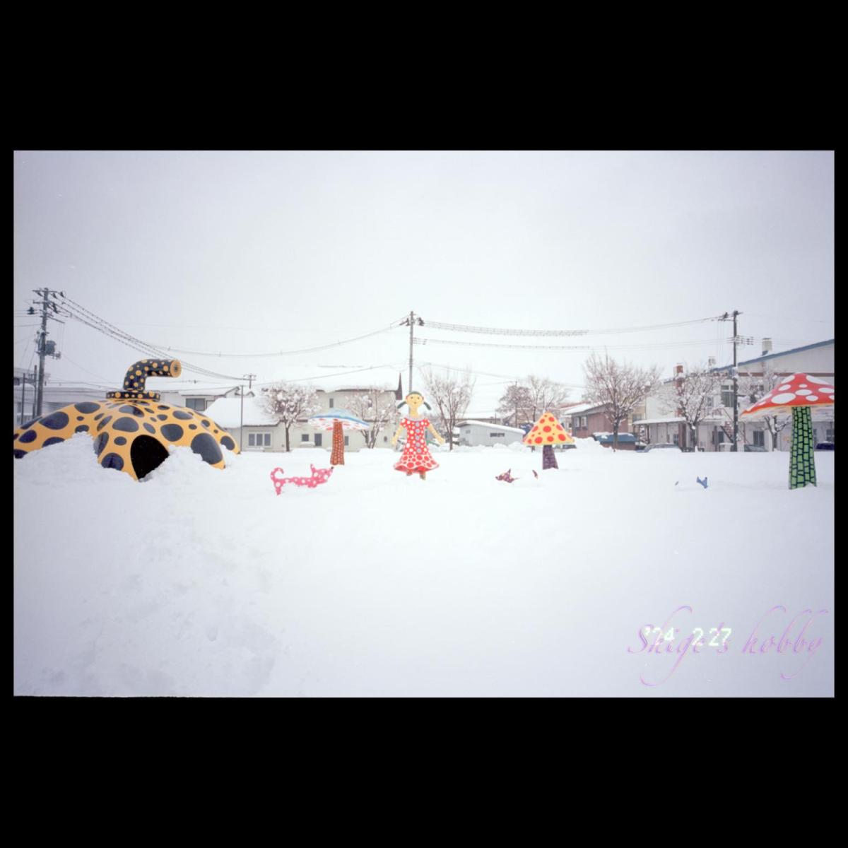 《愛はとこしえ十和田でうたう》草間彌生 “Love is Forever Singing in Towada” Yayoi Kusama