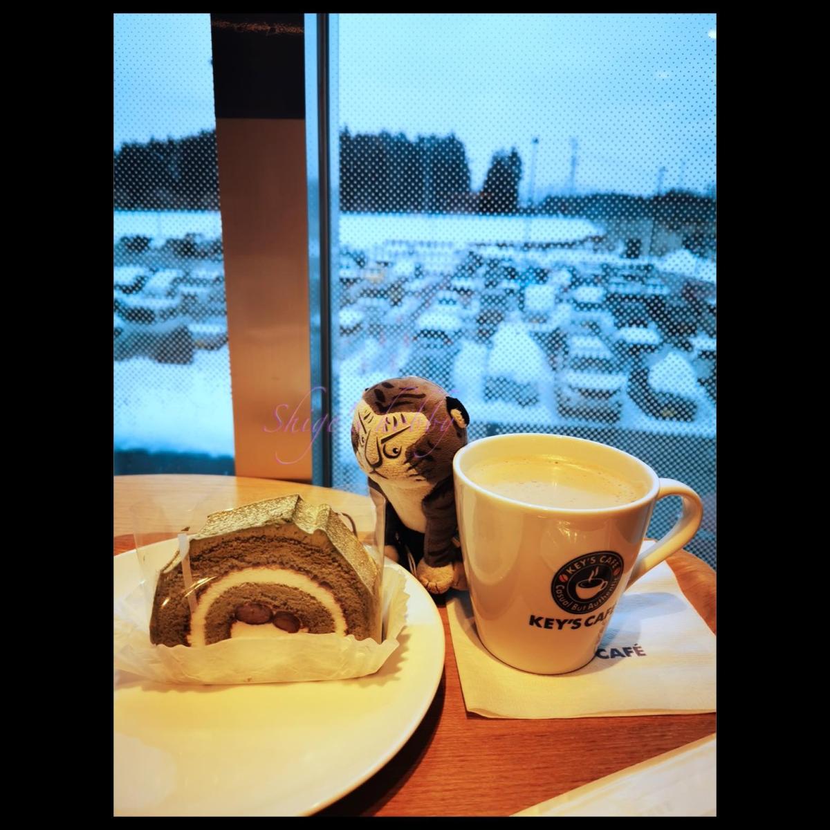 七戸十和田駅のカフェでおやつ Snacks at a cafe at Shichinohe-Towada Station