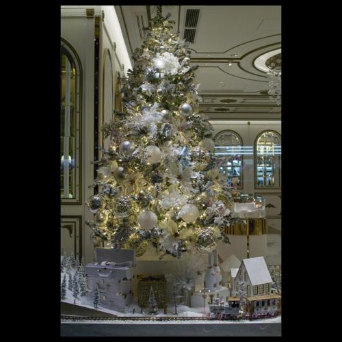 Christmas tree of Ginza 銀座のクリスマツツリー