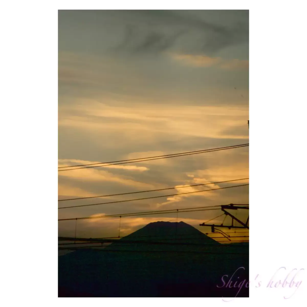 Mount Fuji at dusk・夕暮れの富士山